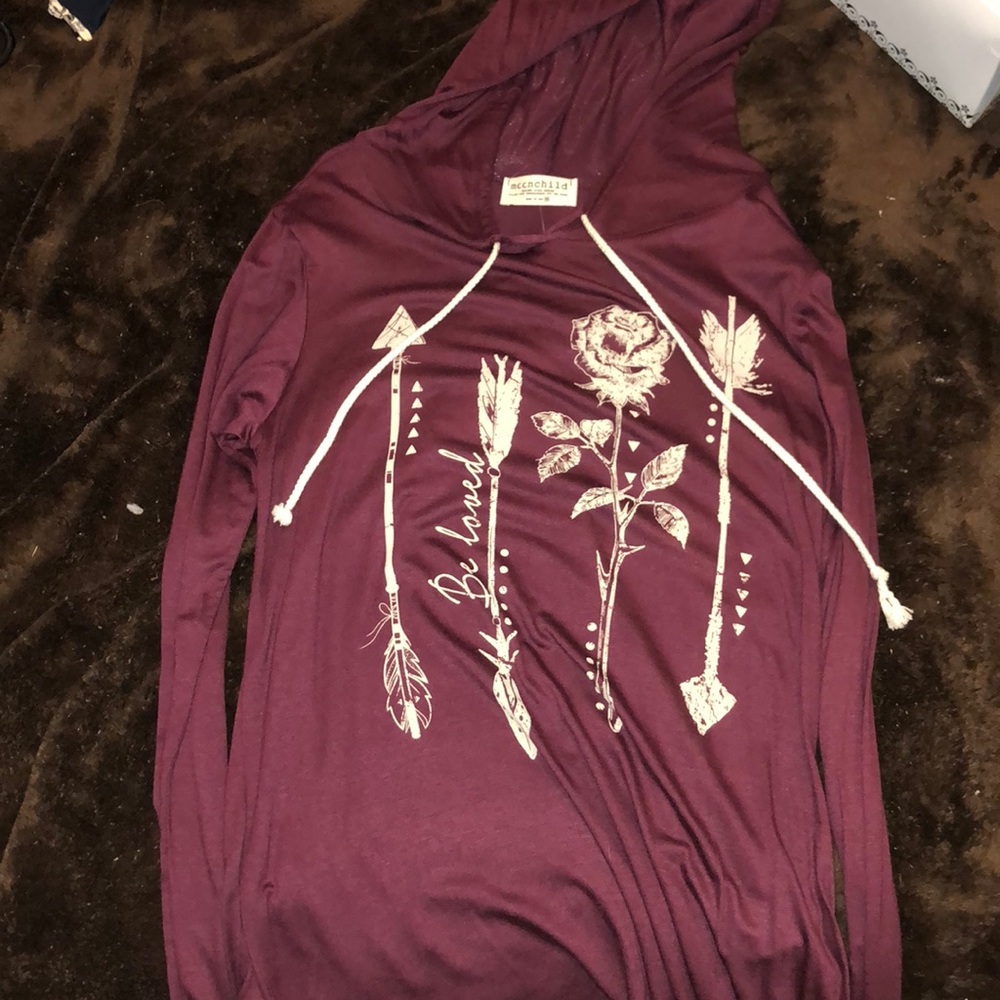 Maroon “be loved” arrow and rose shirt